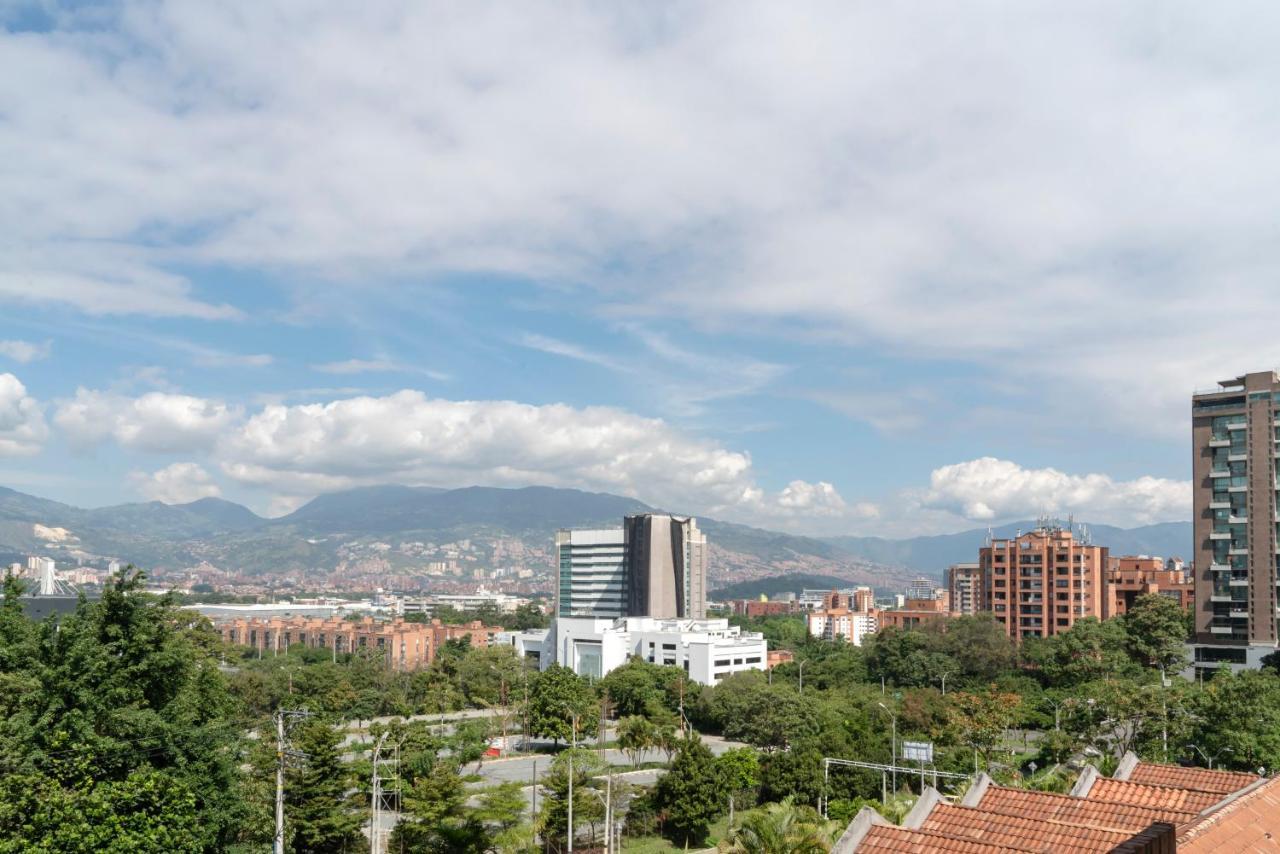 Aptos Alcazar Oviedo By Housy Host Medellin Exterior photo