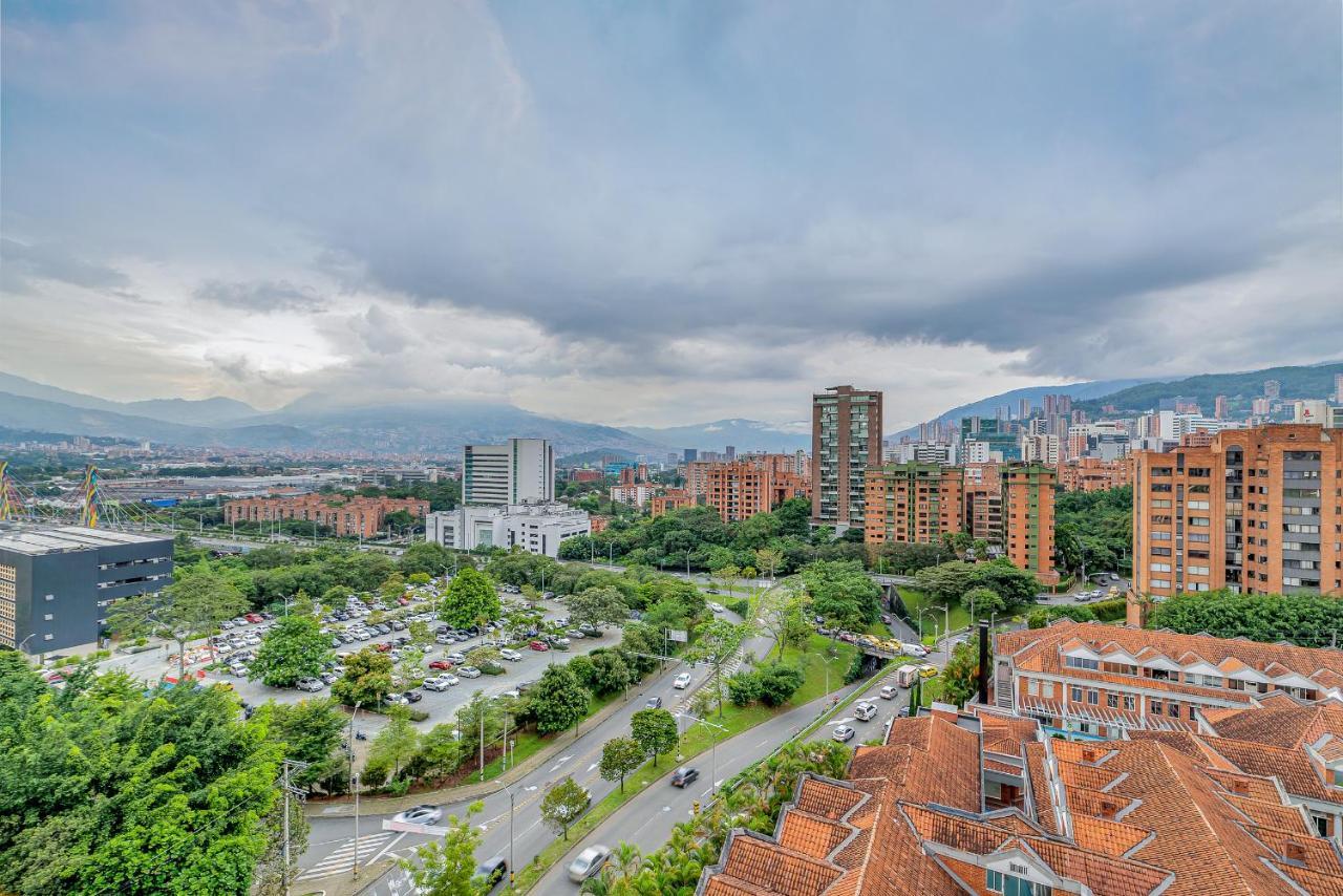 Aptos Alcazar Oviedo By Housy Host Medellin Exterior photo