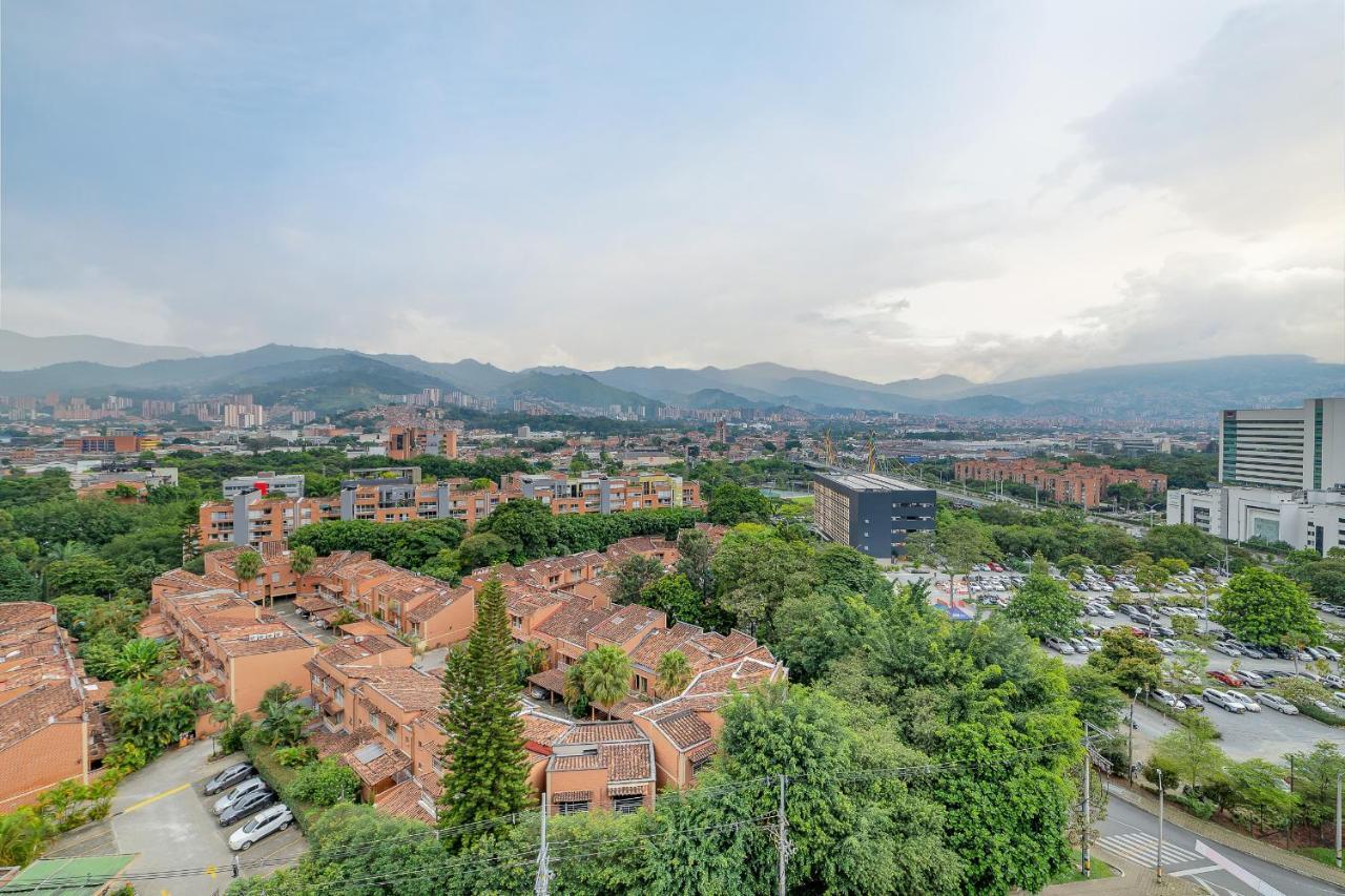 Aptos Alcazar Oviedo By Housy Host Medellin Exterior photo
