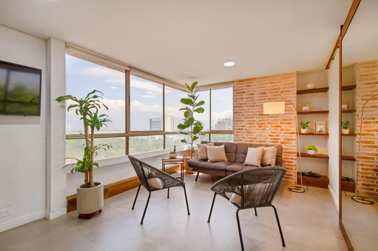 Aptos Alcazar Oviedo By Housy Host Medellin Exterior photo